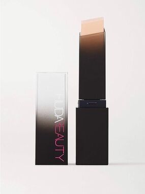 Huda Beauty #Fauxfilter Skin Finish Foundation Stick- Beignet